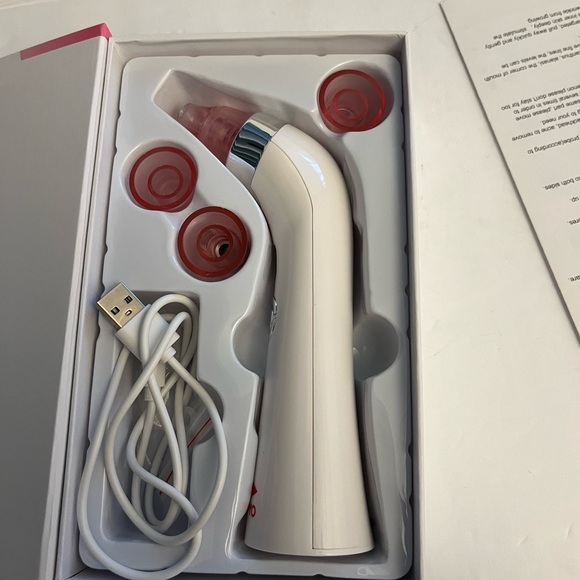 Poppyo Blackhead Remover Electric Pore Vacuum Cleaner Suction Beauty Device - Picture 2 of 3